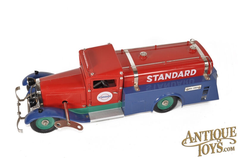 Marklin Pressed Steel Esso Standard Oil III-X1993 Gas Tanker Truck Boxed for Sale - Image 4