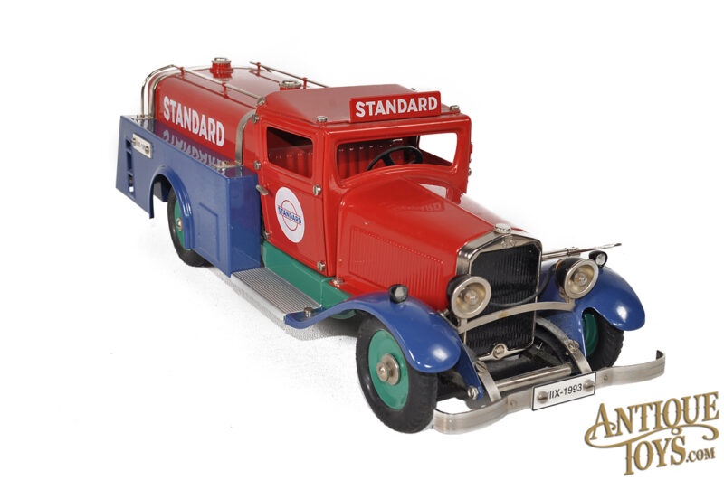 Marklin Pressed Steel Esso Standard Oil III-X1993 Gas Tanker Truck Boxed for Sale - Image 5