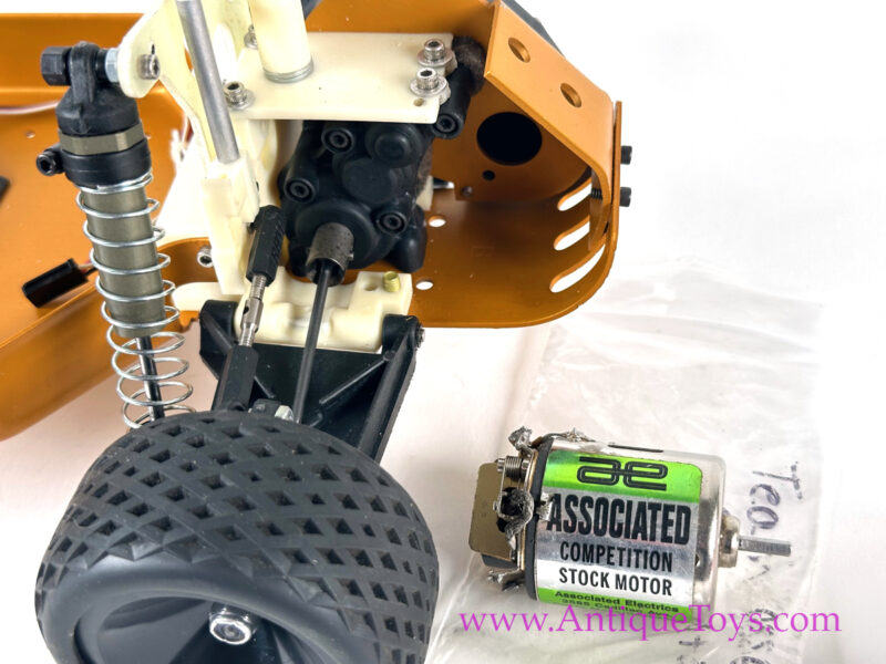 Team Associated RC-10 Radio Controlled Race Car for Sale - Image 10