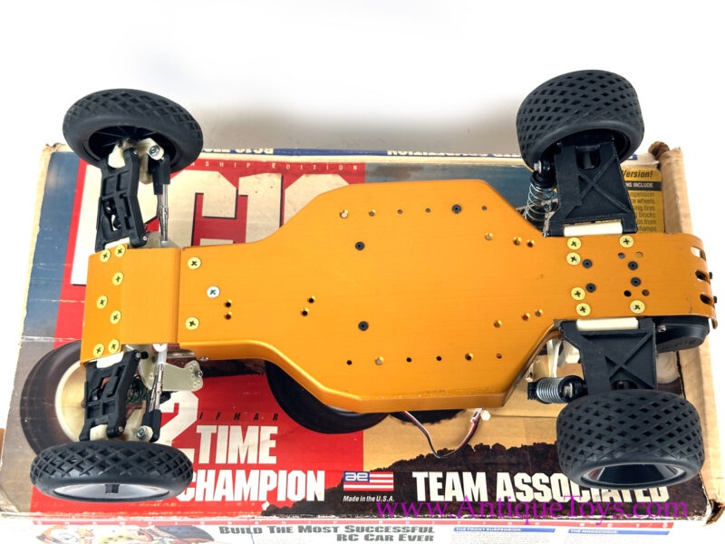 Team Associated RC-10 Radio Controlled Race Car for Sale - Image 4