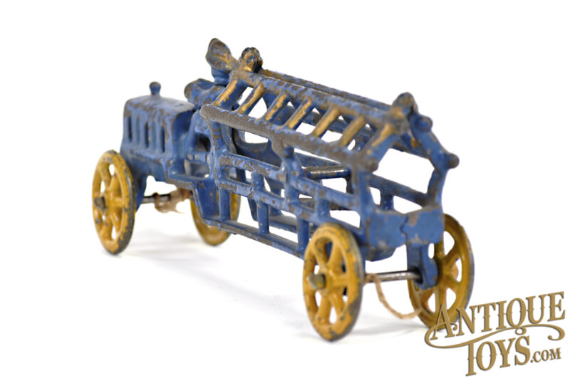 Hubley Unusual Blue, Yellow & Gold Cast Iron Hook & Ladder Fire Truck 7.5" for Sale - Image 5