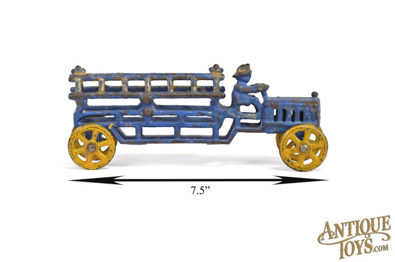 Hubley Unusual Blue, Yellow & Gold Cast Iron Hook & Ladder Fire Truck 7.5" for Sale - Image 8