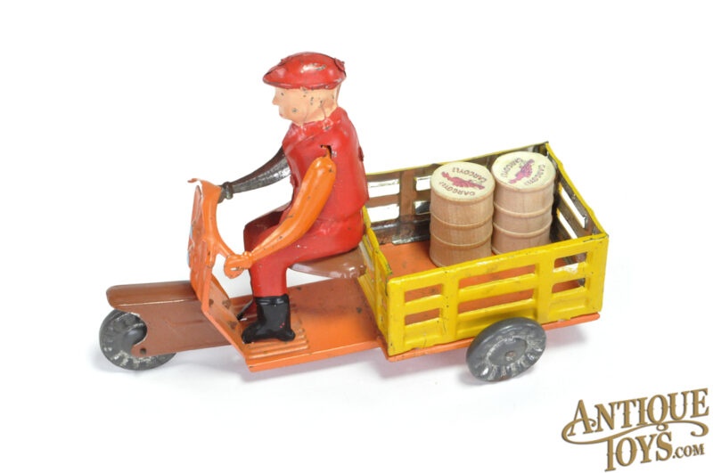 Garcia & Calda Portuguese Hand-Painted Tin 3-Wheeled Delivery Trike European Toy for Sale - Image 3
