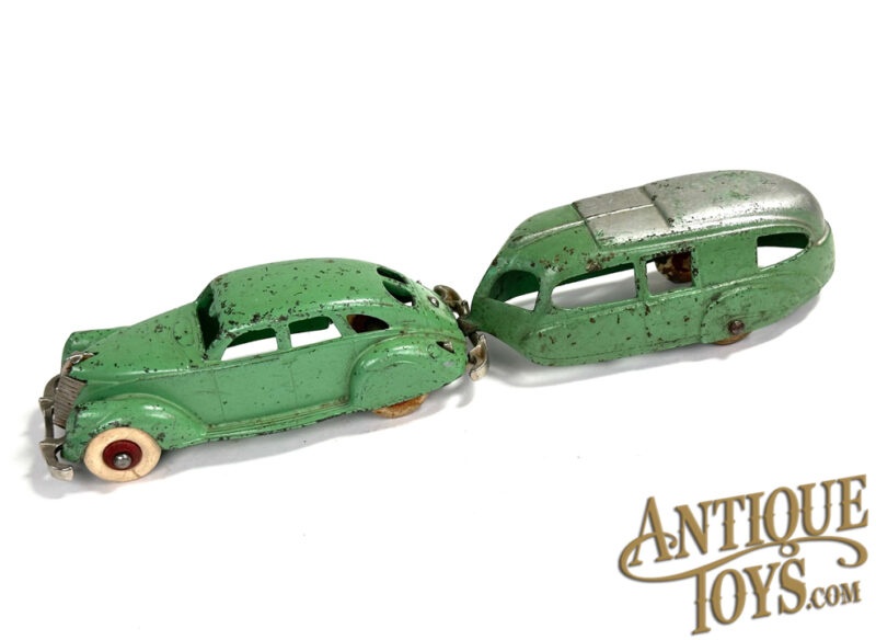 Hubley ca. 1938 Cast Iron Lincoln Zephyr & Camper 13" for Sale
