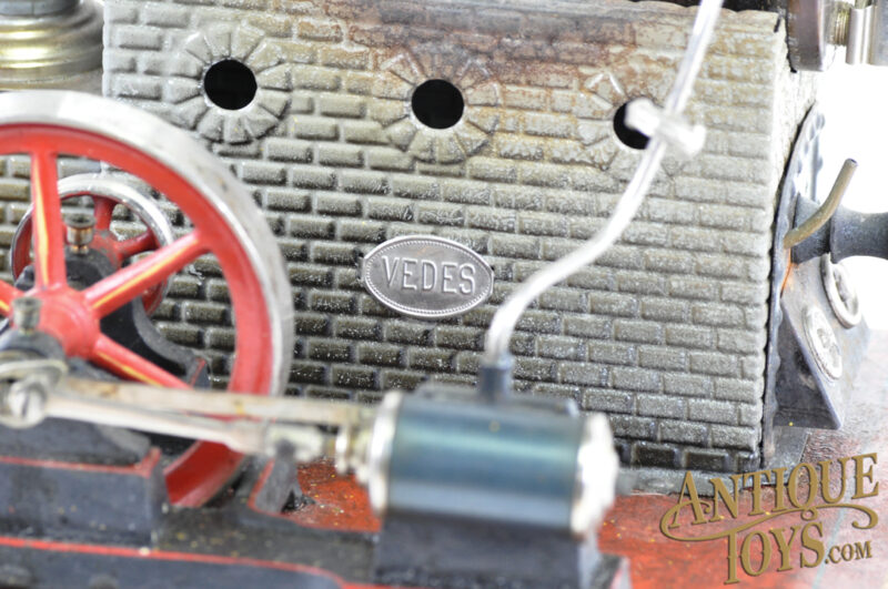 Vedes No. 7 Horizontal Live Steam Engine German Toy with Box for Sale - Image 3
