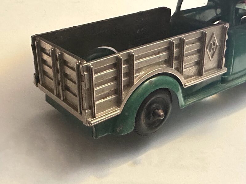 Hubley 1950s Stake Truck Diecast - Image 4