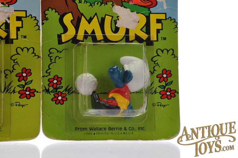 Schleich 1982 Wallace Bernie & Co. Smurf Soccer & Sweetheart Smurf Figurines Carded for Sale - Image 4