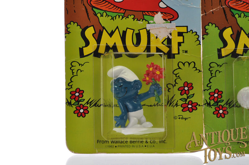 Schleich 1982 Wallace Bernie & Co. Smurf Soccer & Sweetheart Smurf Figurines Carded for Sale - Image 3