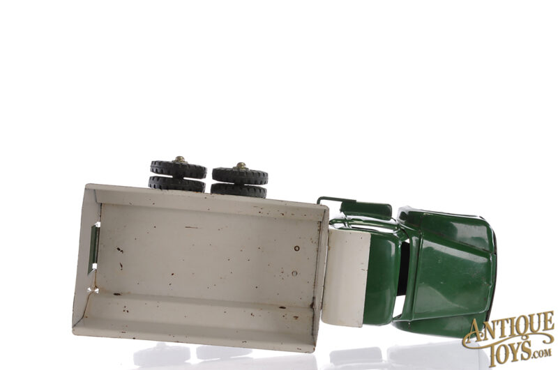 Buddy L ca. 1950s Pressed Steel No. 3859 Hydraulic Dumper Grain Dump Truck Green and White for Sale - Image 7