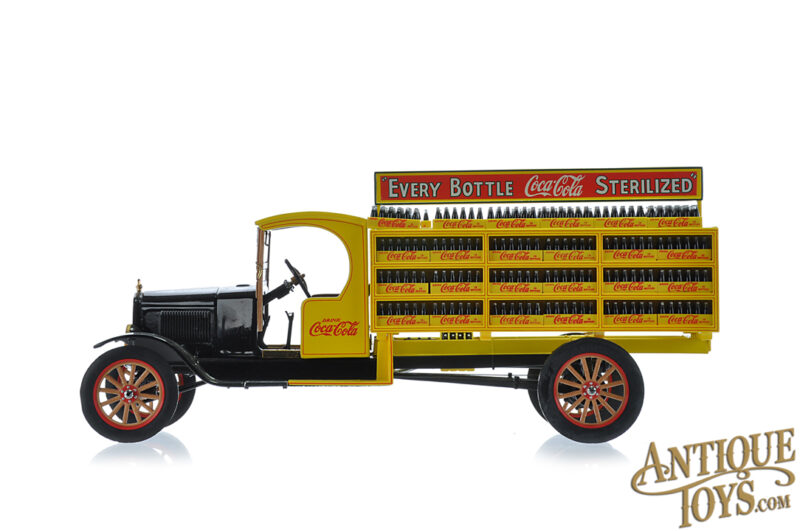 Danbury Mint Replica 1927 Ford Coca-Cola Delivery Truck 1:24 Scale Diecast Model for Sale - Image 3