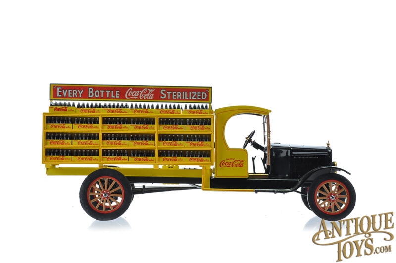 Danbury Mint Replica 1927 Ford Coca-Cola Delivery Truck 1:24 Scale Diecast Model for Sale - Image 2
