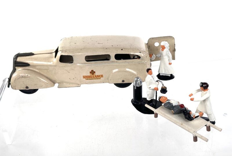 Wyandotte Ambulance Steel Toy with Medics Toy - Image 10