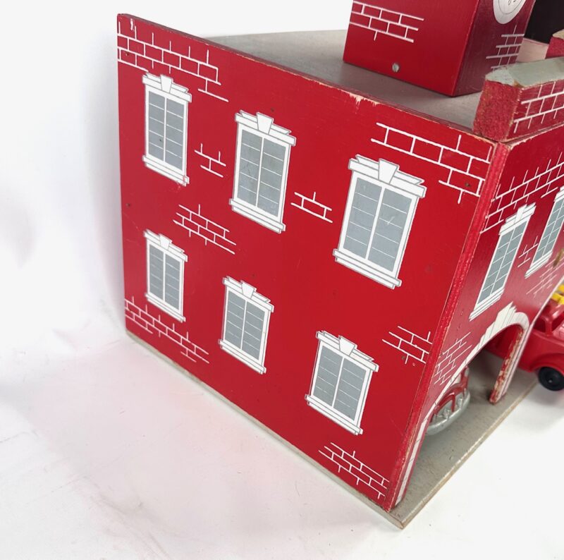 FAO Schwarz Deluxe Fire House Toy For Sale - Image 2