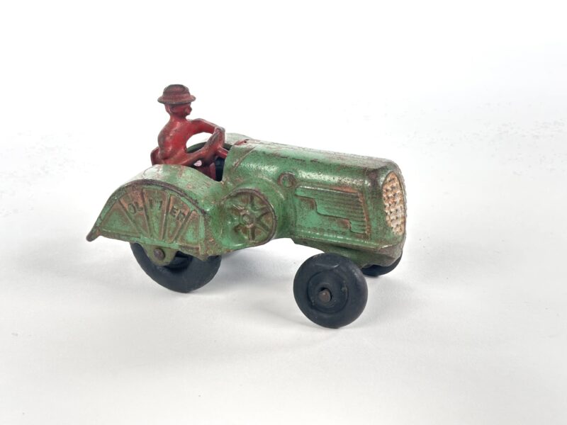 Hubley Oliver Tractor  No. 612 Cast Iron For Sale - Image 4