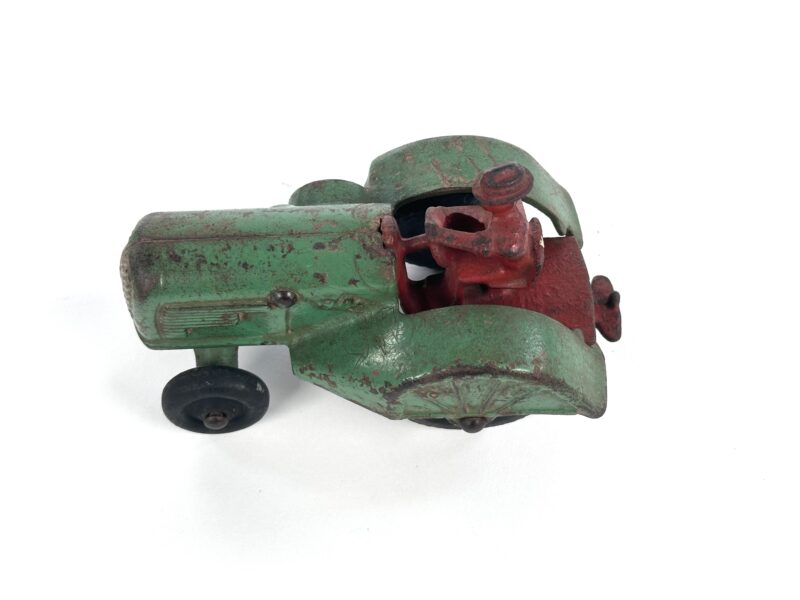 Hubley Oliver Tractor  No. 612 Cast Iron For Sale - Image 6
