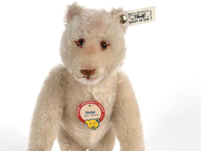 Steiff Bear Tag and Button, White.