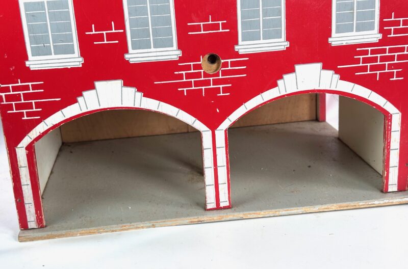 FAO Schwarz Deluxe Fire House Toy For Sale - Image 7