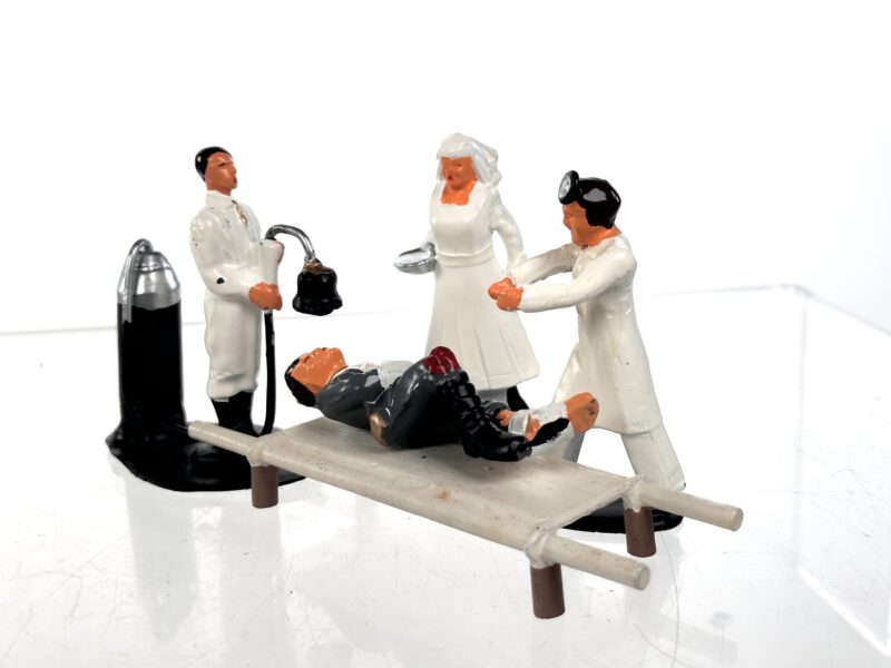Wyandotte Ambulance Steel Toy with Medics Toy - Image 7