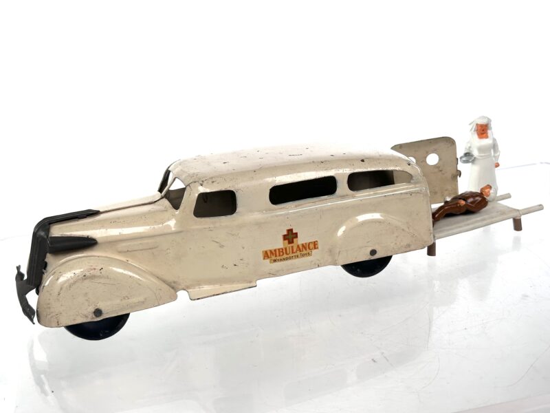 Wyandotte Ambulance Steel Toy with Medics Toy - Image 6