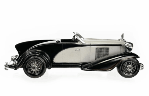 Cord-sculpture by Marc Tyree